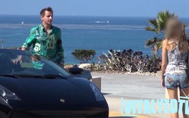 Chơi khăm gái xinh bằng siêu xe Lamborghini