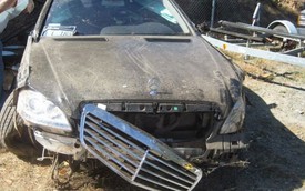 Mercedes-Benz S-Class rơi xuống vực sâu, người lái thoát chết