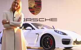 "Nữ hoàng quần vợt" Maria Sharapova được tặng xe Porsche đời mới