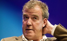 "Mr. Chọc ngoáy" Jeremy Clarkson của Top Gear lại "vạ miệng"