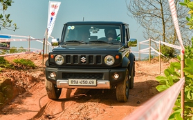 Trải nghiệm nhanh Suzuki Jimny trên đường off-road: Động cơ đủ dùng, hệ thống treo phải đặt đúng cung đường mới biết là 'ngon'