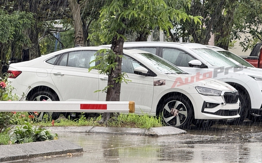 Skoda Slavia lần đầu lộ diện ngoài nhà máy tại Việt Nam: Một điểm cho thấy dễ có ADAS cạnh tranh City, Vios