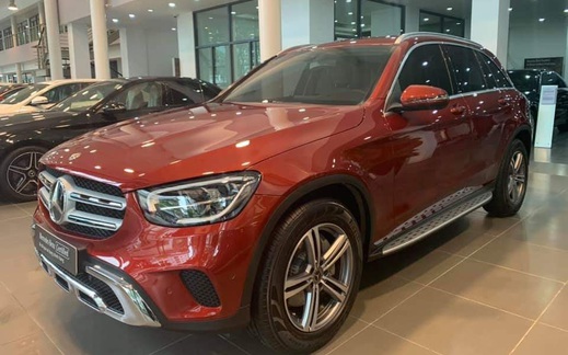 Đại lý vội bán Mercedes-Benz GLC 200 form mới khi vừa trưng bày và chạy chưa được 40km, giá 1,7 tỷ đồng