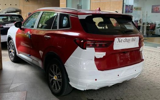 Lô xe Ford Territory 2025 đã lăn bánh trên đường phố Việt Nam, để lộ cụm đèn LED mới, mâm mới, dễ ra mắt trong thời gian gần cạnh tranh CX-5, Tucson