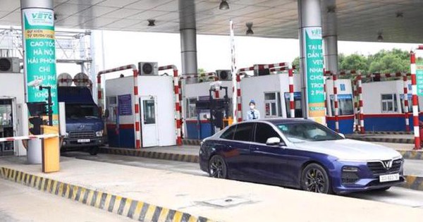 Are the toll stations that fail to stop being fined?