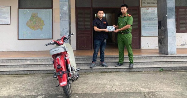 Press the number plate of the motorbike in the fifth quarter of 999.99, the young man was paid more than 1 billion and still did not sell