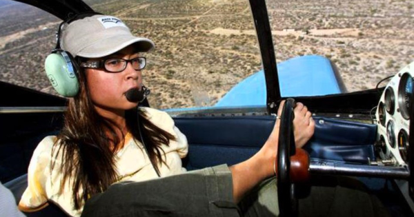 Cô gái không tay đầu tiên trở thành phi công: Chỉ mất 3 năm để chinh phục ước mơ