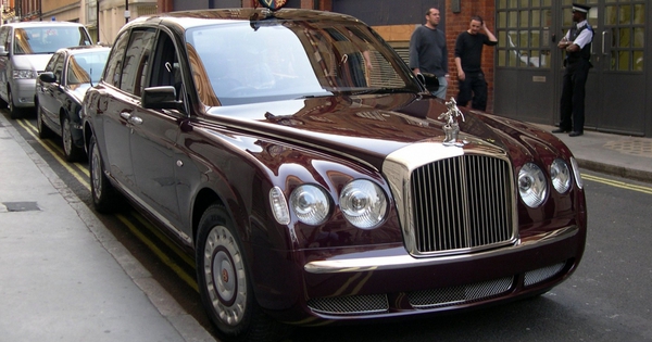 Top 5 xe từng được cố Nữ hoàng Anh Elizabeth II sử dụng
