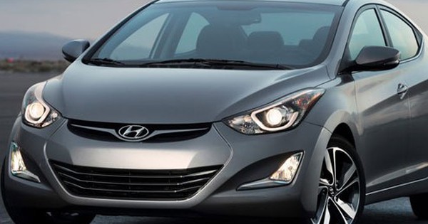 Hyundai Elantra 2015 ra mắt với giá "mềm"