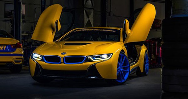 BMW i8 màu vàng rực rỡ được rao bán với giá 145.000 USD