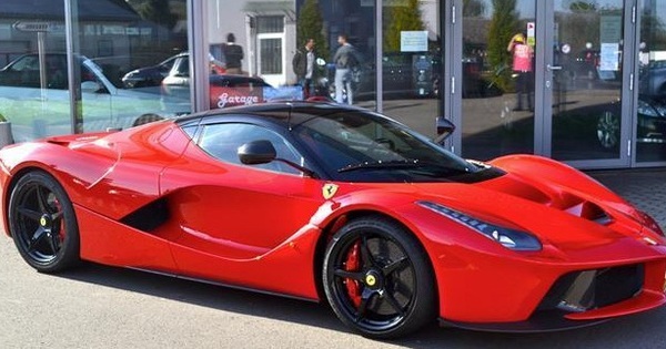 Ferrari LaFerrari tìm chủ mới với giá khiến 