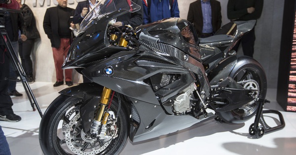BMW HP4 Race - Siêu mô tô thể thao bằng sợi carbon