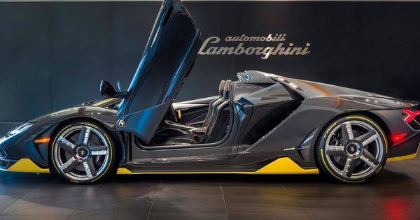 Cận cảnh Lamborghini Centenario mui trần 2 triệu USD đầu tiên được bàn giao  cho khách hàng