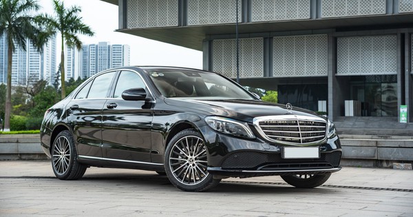 Đánh giá Mercedes-Benz C200 Exclusive: Lựa chọn ‘quốc dân’ cho người muốn ‘nhập môn’ xe sang