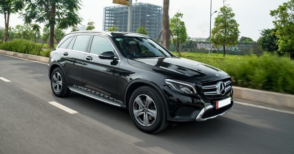 Người dùng đánh giá Mercedes-Benz GLC 200 sau khi ‘lỡ duyên’ Hyundai Santa Fe: Đừng ham option khi chính mình còn chưa dùng hết