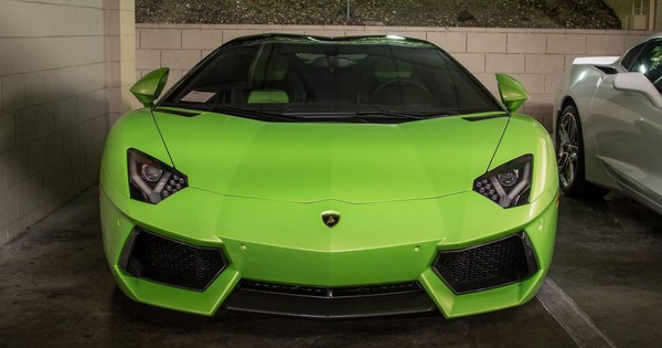 Rộ tin cặp đôi Lamborghini Aventador mới cập bến Việt Nam: Một chiếc hàng hiếm, một chiếc màu độc - Vimarsana News