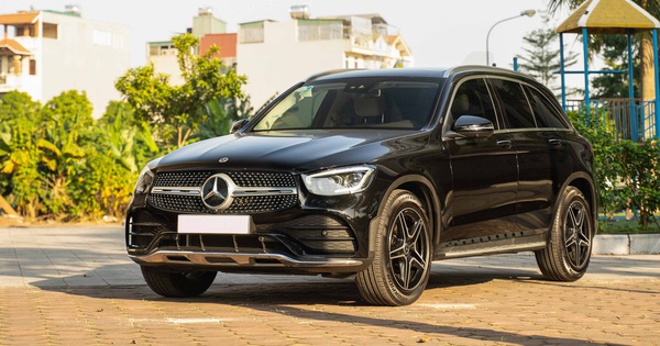 In less than half a year, Mercedes Vietnam has had 3 price adjustments, with cars increasing the price by nearly half a billion dong