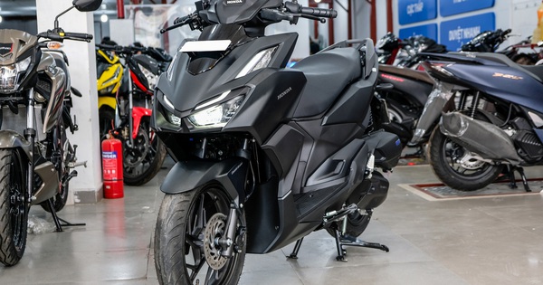 Not only Winner X, Honda Vario 160 also recorded a deep reduction of up to 20 million VND at the dealer
