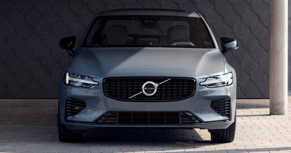 The Volvo S60 and V60 are quietly upgraded with engines suitable for when gas prices are rising