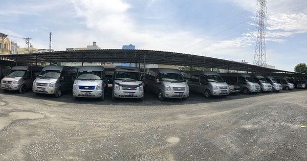 The famous limousine operator in Quang Ninh was forced to pay debts by the bank, and the situation of cars was lined up waiting for liquidation at banks.