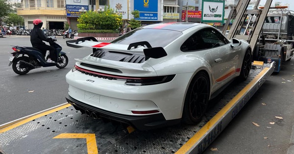 The first new generation Porsche 911 GT3 appeared in Vietnam, even before Nguyen Quoc Cuong’s car