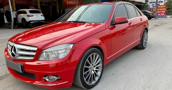 After more than a decade, Mercedes-Benz C 200 is for sale just as cheap as Kia Morning