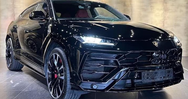 A private dealer offers Lamborghini Urus for more than 20 billion VND, almost twice as high as a genuine car