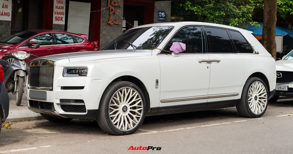 Hanoi giants spend hundreds of millions to customize wheels for Rolls-Royce Cullinan for more than 40 billion dong
