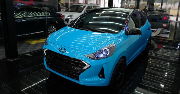 Female owner of Hyundai Grand i10 car paints and lights Porsche style, interior is inspired by Maybach