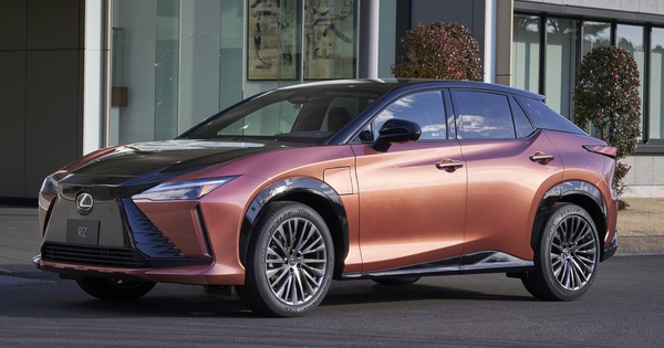 The Lexus RZ 450e is no different from the luxury Toyota bZ4X, using a more powerful 300-horsepower engine and a spaceship-like design.