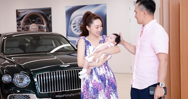 Welcoming his first child, actor Chi Bao spent about 20 billion VND to buy Bentley Flying Spur for his wife