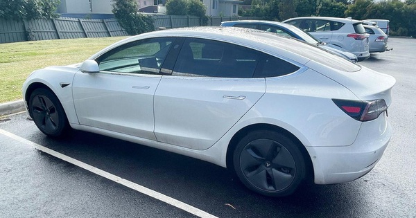 Driving Tesla Model 3 more than 150,000km for nearly 3 years, car owners are surprised when looking at maintenance costs