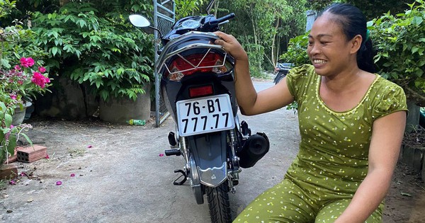 The woman who pressed the number plate of the fifth quarter of the 7th quarter, the motorbike was paid nearly 200 hundred million dong