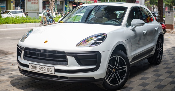 Many people want to buy it but can’t, but the car owner sells the Porsche Macan 2022 when it’s only 46km