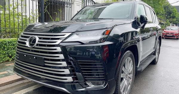 The first privately imported Lexus LX 600 Ultra Luxury arrives at the dealer