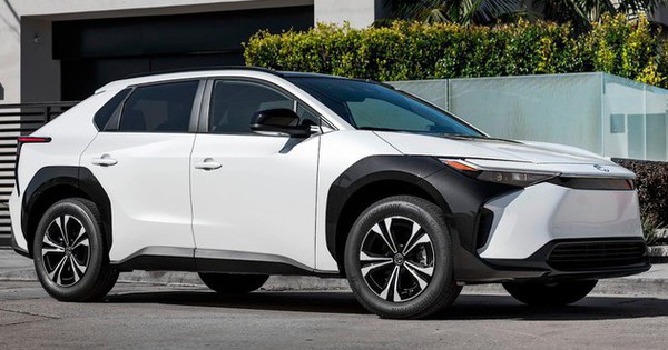 Toyota cars are sold for nearly 30,000 USD in the US