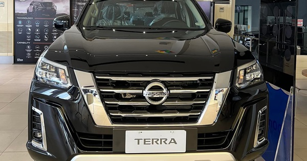 Nissan Terra 2022 arrived at Vietnamese dealers in early August