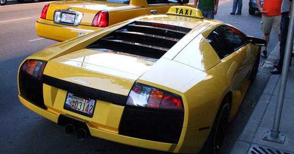 Siêu xe Lamborghini Murcielago chạy taxi