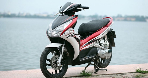 Honda Airblade 2011: 2,5 lít xăng cho 100 km