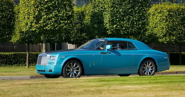 RollsRoyce Phantom Coupe  Phantom Coupe Price Specs Images Colours