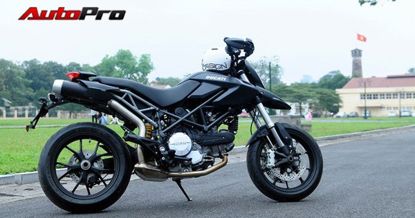 Exhaust for Ducati Hypermotard 796 Special Titanium Black