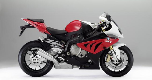 Siêu xe BMW S1000RR 2012 "lĩnh án" thu hồi