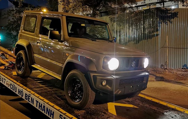 Suzuki Jimny đầu tiên về Việt Nam - 'Tiểu G-Class' từng gây tranh cãi với giá hơn 1,1 tỷ đồng tại Thái Lan
