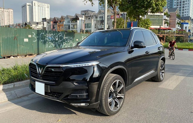 Chưa kịp lắp biển số, đại gia Quảng Ninh bán lại VinFast Lux SA2.0 giá 1,5 tỷ sau 10 ngày đăng kí