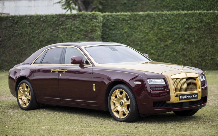 RollsRoyce Phantom mạ vàng gắn Rồng nổi độc nhất thế giới