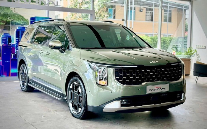 Kia Carnival nổi bật với mức giảm sâu nhất lên tới 121 triệu đồng