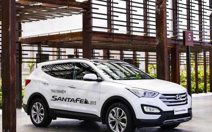 Hyundai SantaFe bản 5 chỗ ra mắt với giá từ 999 triệu đồng