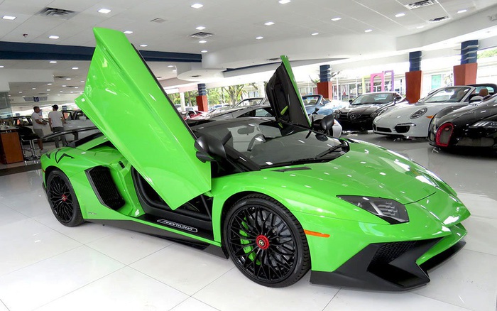 Lamborghini Aventador SV Roadster màu độc nhất thế giới tìm chủ mới