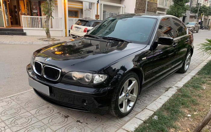 2004 BMW 3 Series Reviews Insights and Specs  CARFAX