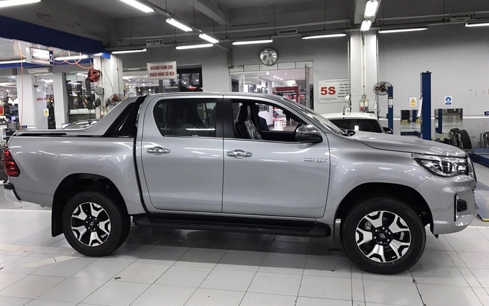 Giá lăn bánh xe bán tải Toyota Hilux 2019  Cơ hội mua xe Toyota ưu đãi  khủng
